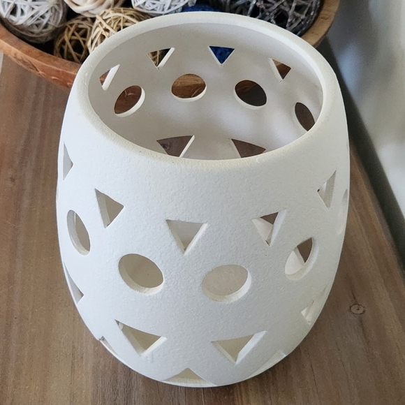 🏠 Hobby Lobby White Ceramic Geometric Vase – Mirage Collection Elegant Ambiance - Picture 6 of 13